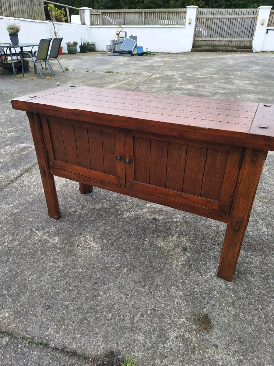 Solid heavy oak cabinet by Zocalo - Image 1