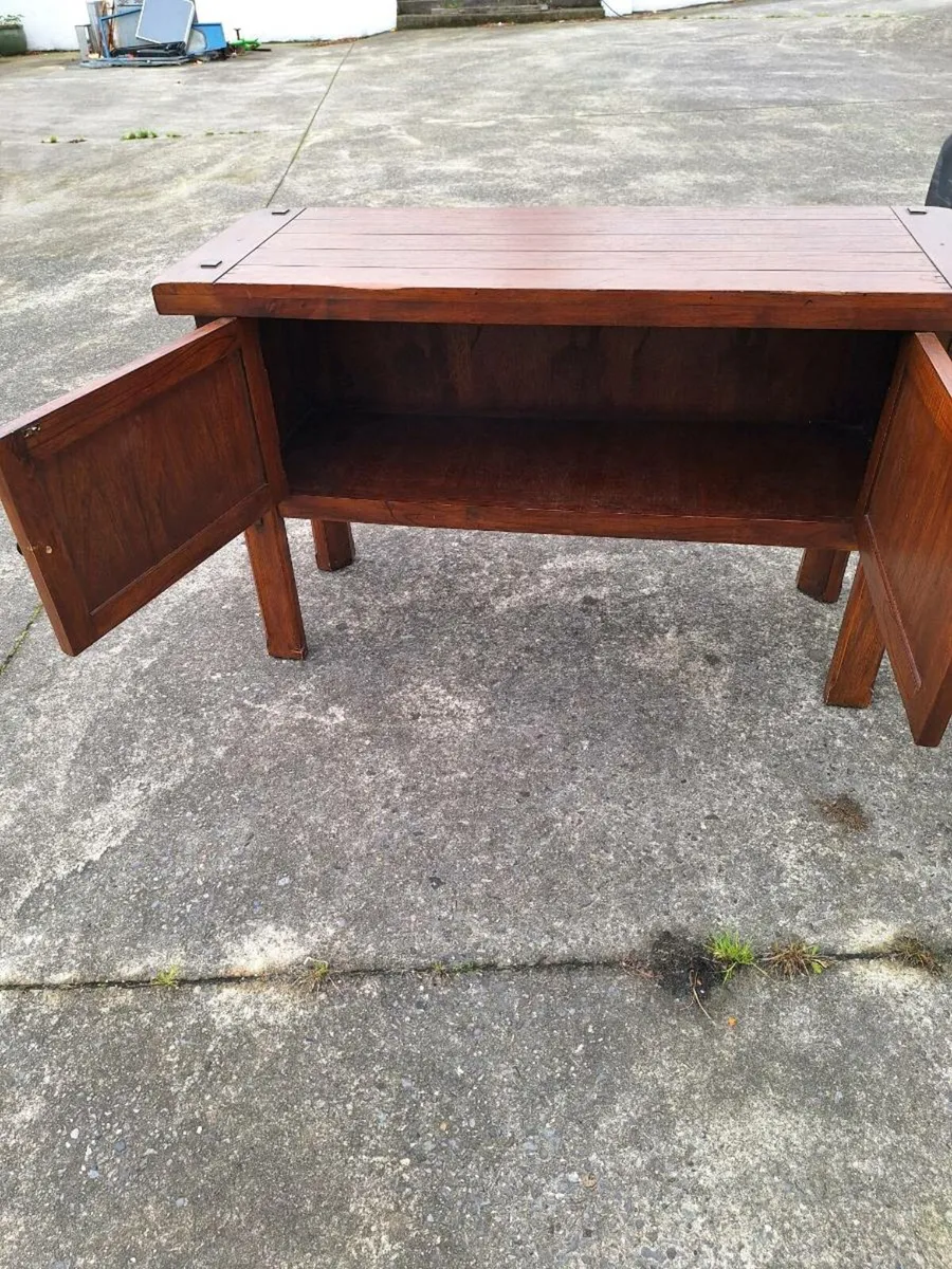 Solid heavy oak cabinet by Zocalo - Image 2