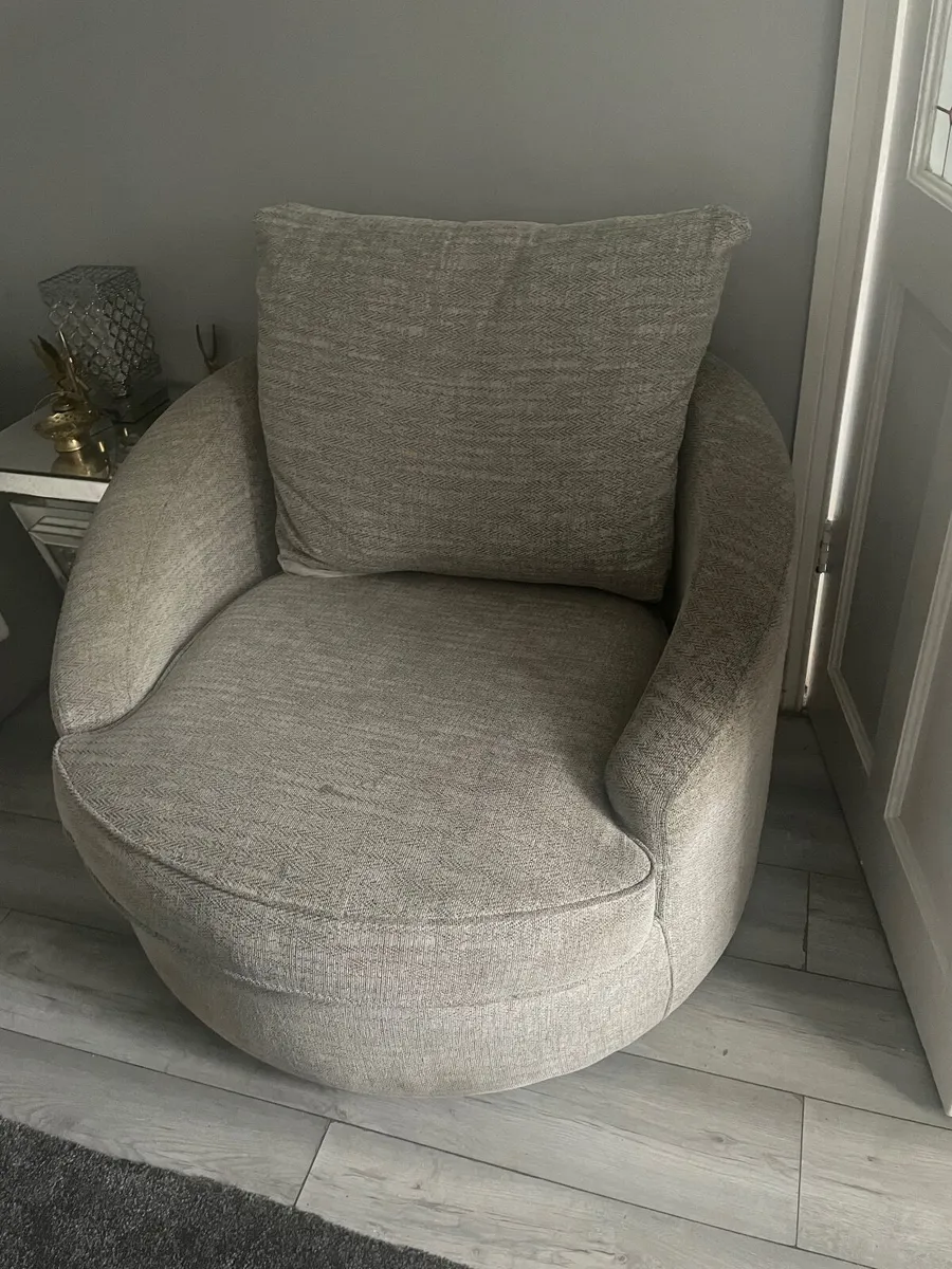 Sofa and swivel chair - Image 3