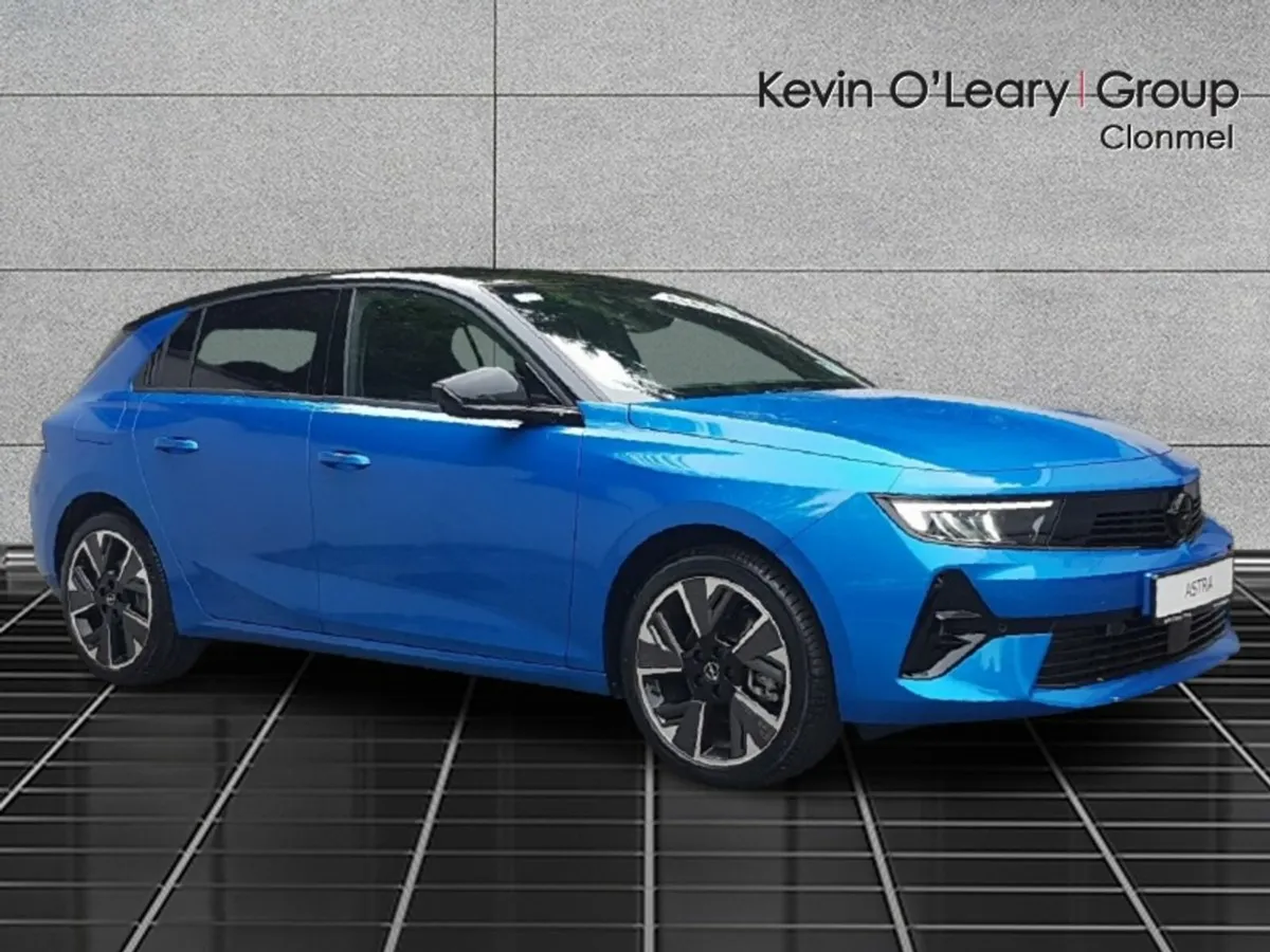 Opel Astra GS 54KWh EV 155PS - Image 1