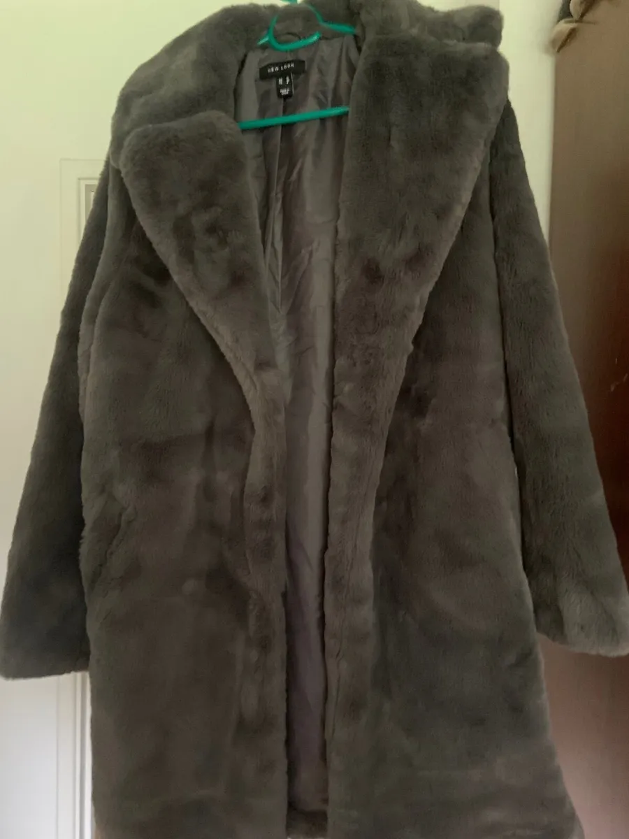 Pink sleeveless gilet/New  Look Soft Faux coat - Image 3