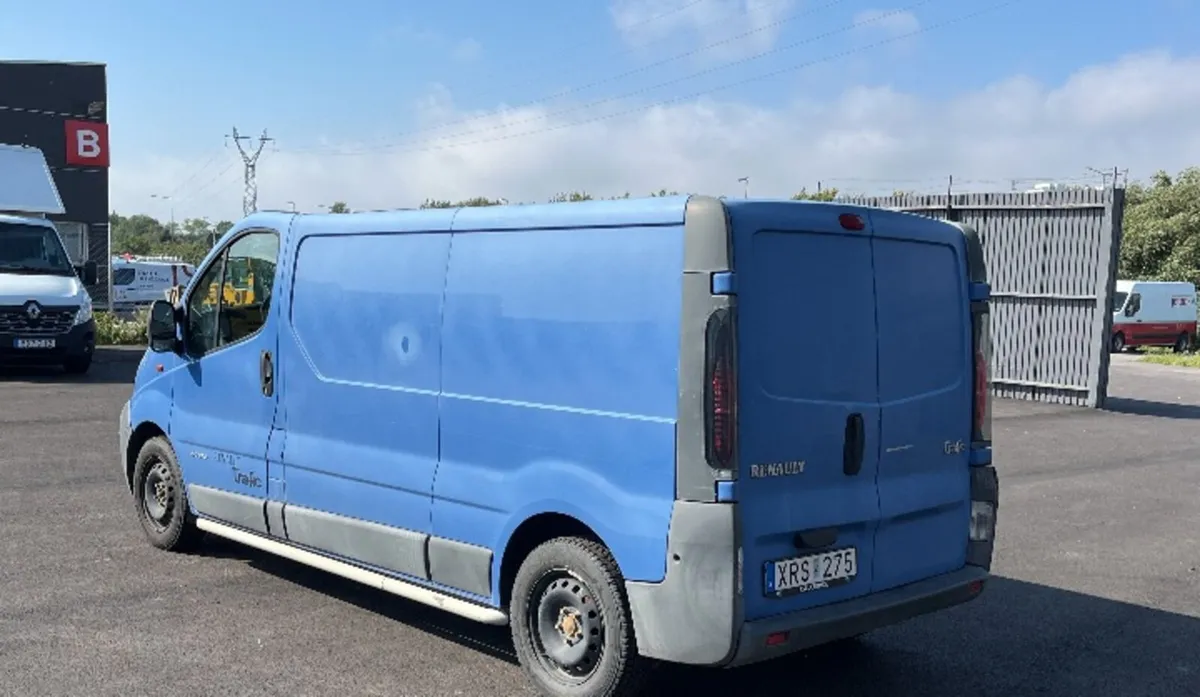 I buy all.... traffic, vivaro, and primastar vans - Image 4