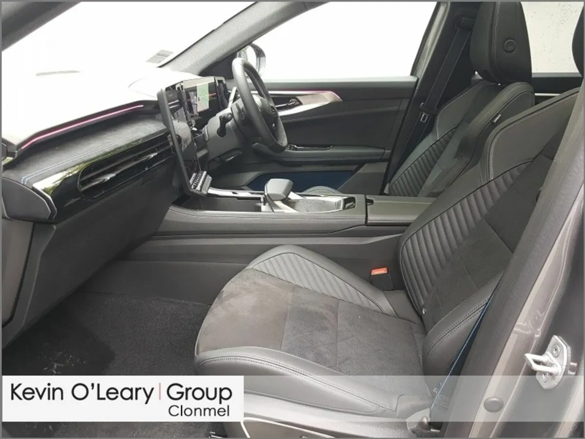 Renault Rafale E-TECH Hybrid 200 Auto esprit Alpin - Image 4