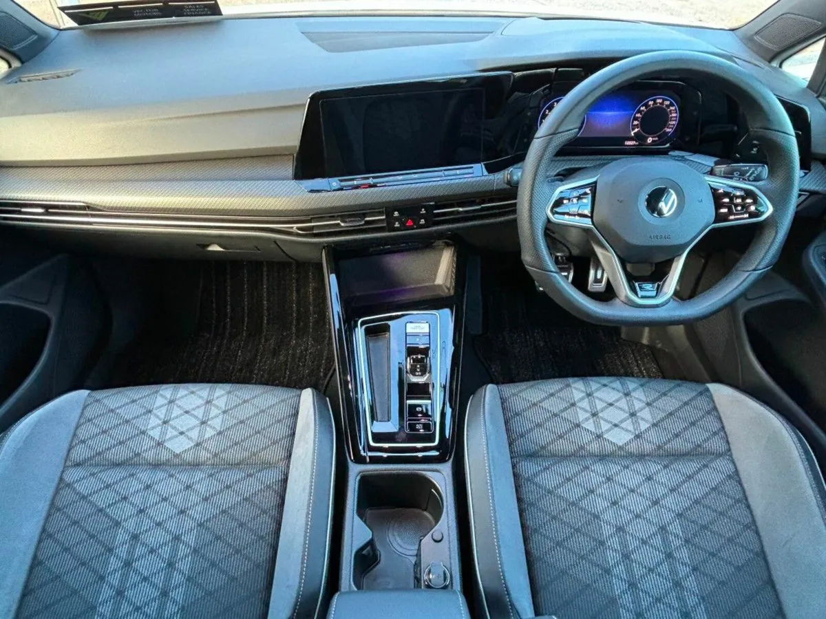 Volkswagen Golf R-LINE MK8 1.5 MHEV AUTO - Image 2