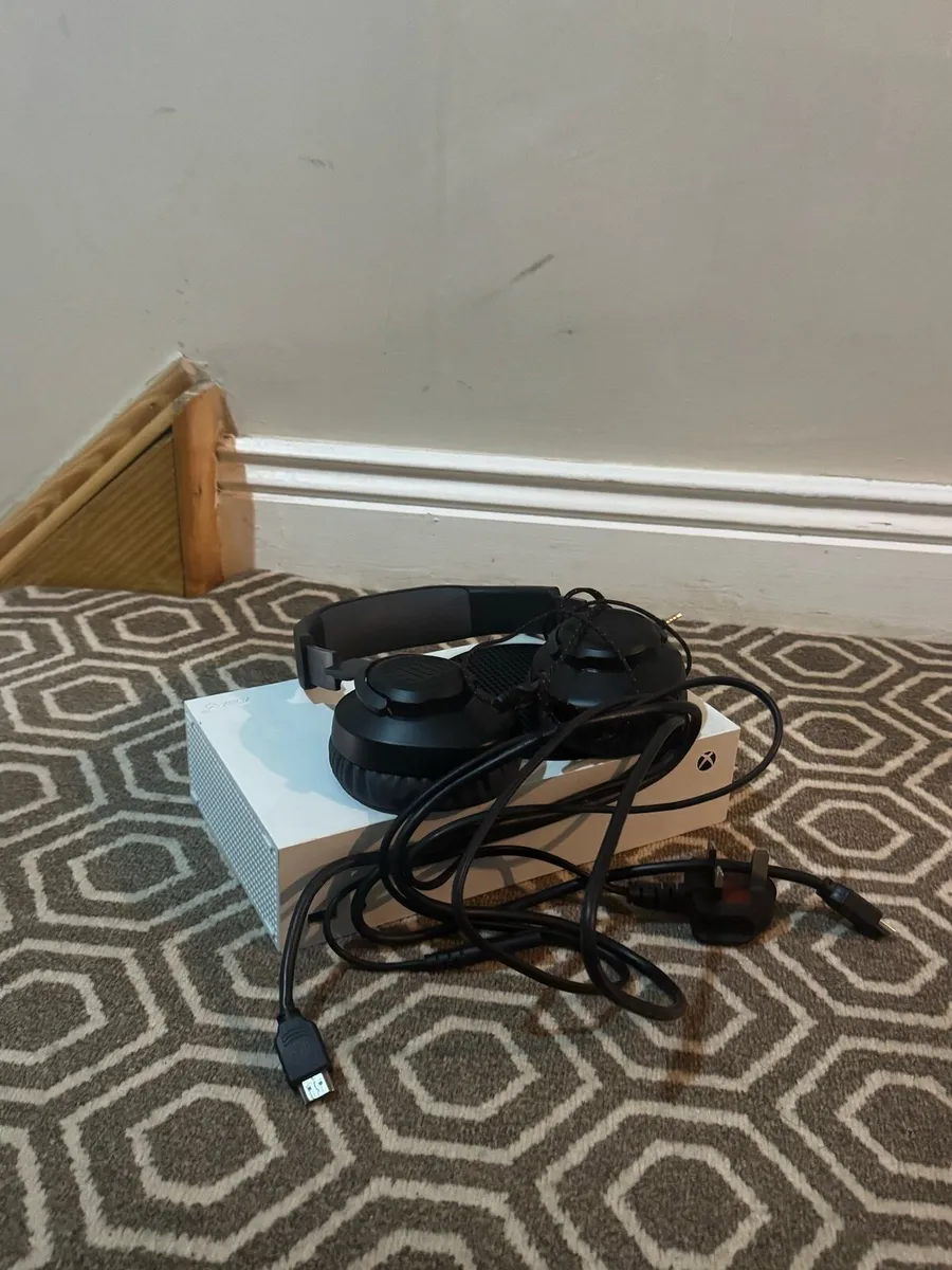 Xbox Series S *With Headset* - Image 2