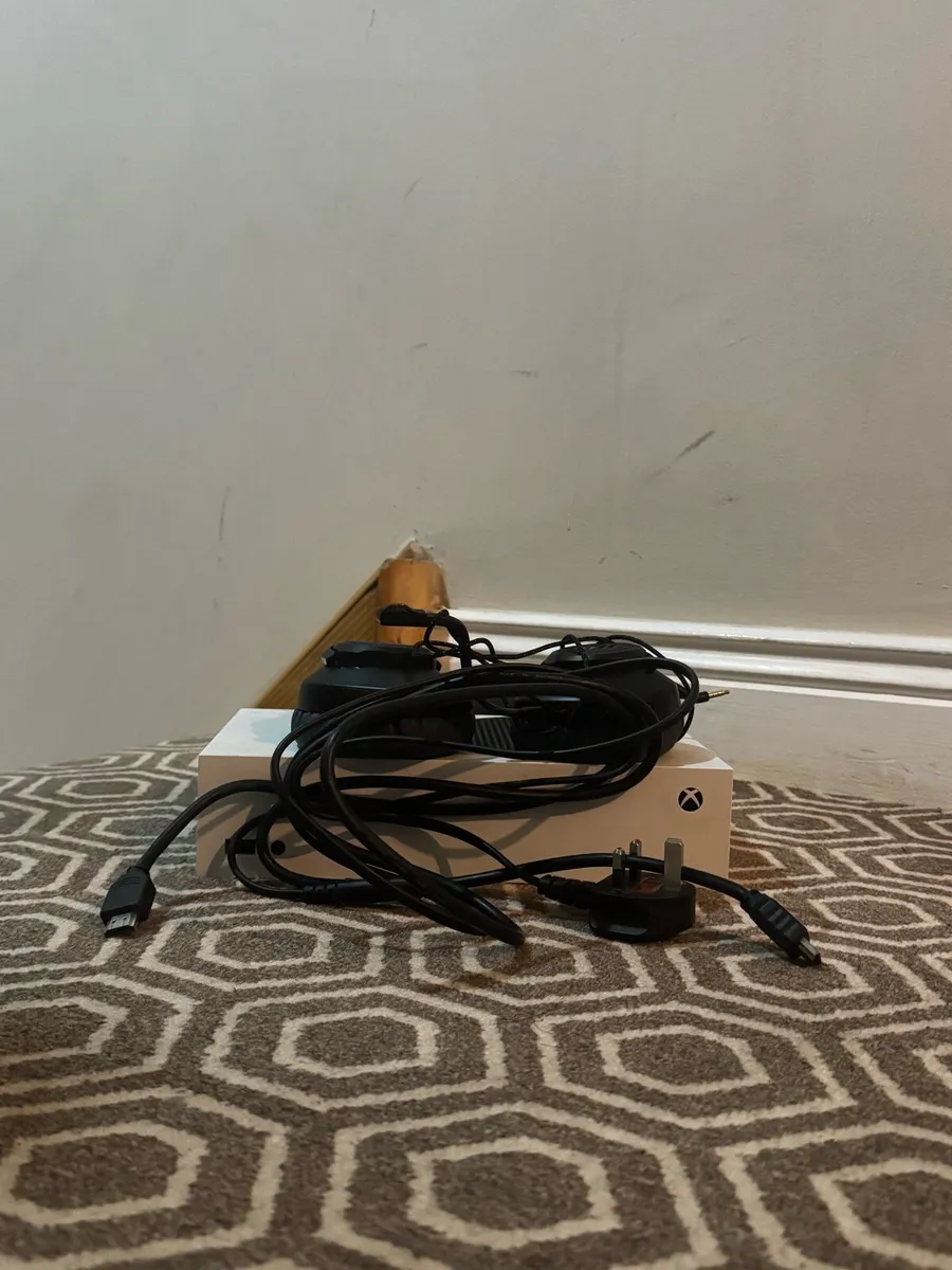 Xbox Series S *With Headset* - Image 3