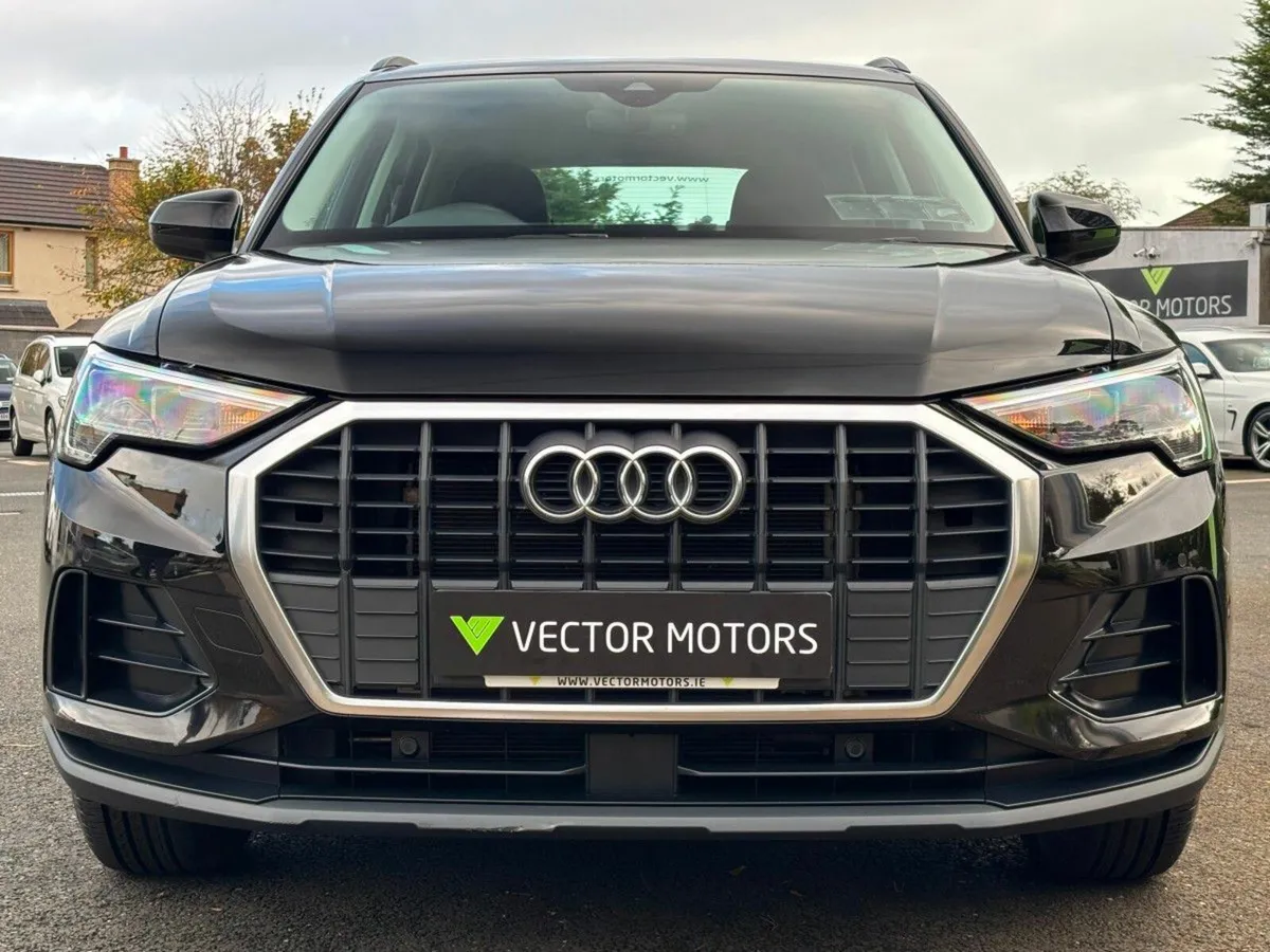 Audi Q3 TECHNIK 45 TFSI E AUTO PHEV - Image 3