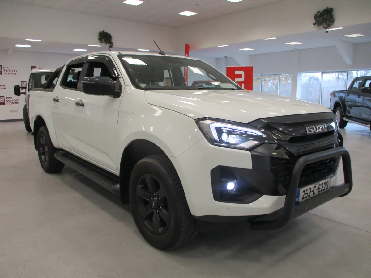 Isuzu D-Max LSE 1.9 DSL AUTO 2025 & MOUNTAINTOP++ - Image 3