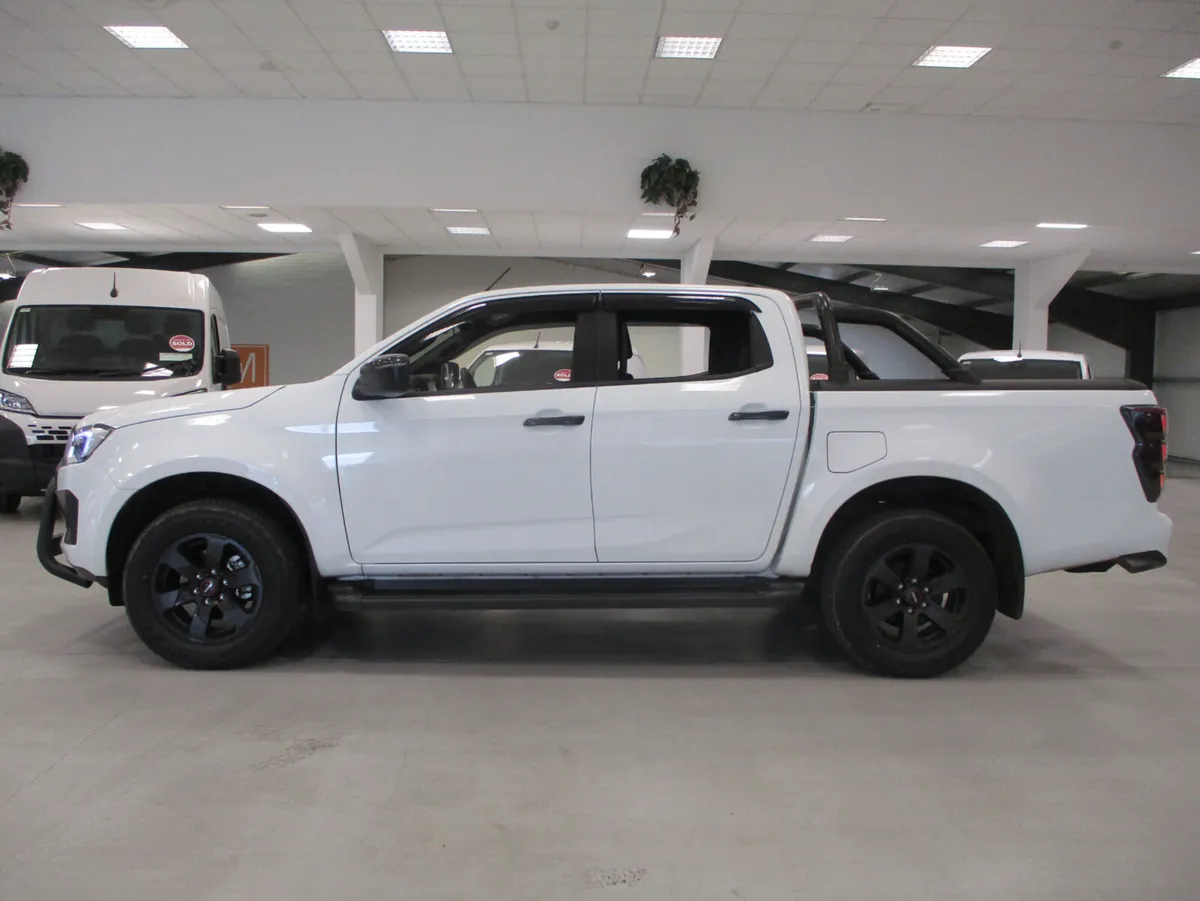 Isuzu D-Max LSE 1.9 DSL AUTO 2025 & MOUNTAINTOP++ - Image 1