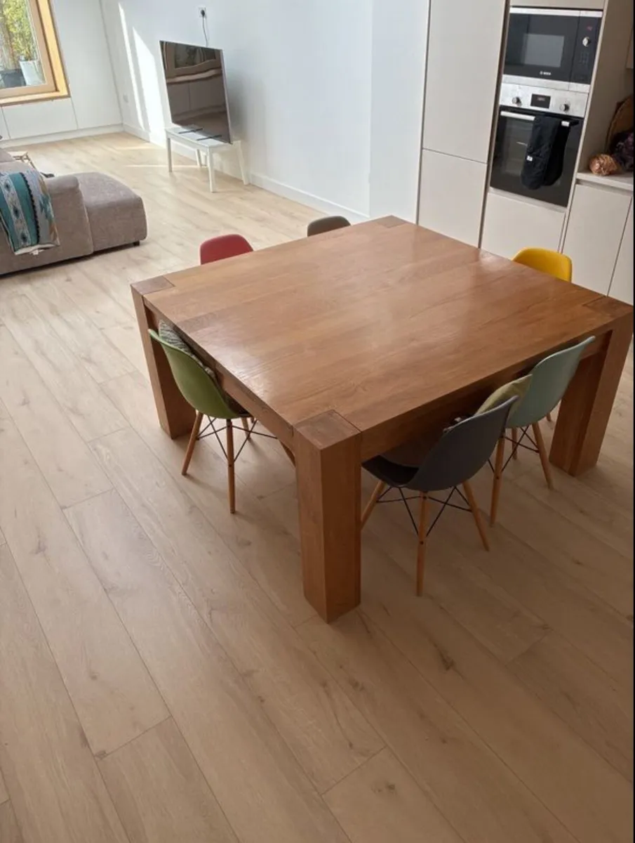 Solid oak square table 1.5m x 1.5m - Image 2