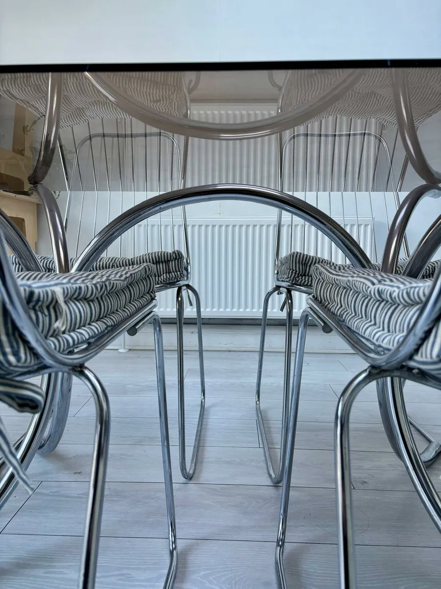 Dining table - Image 2