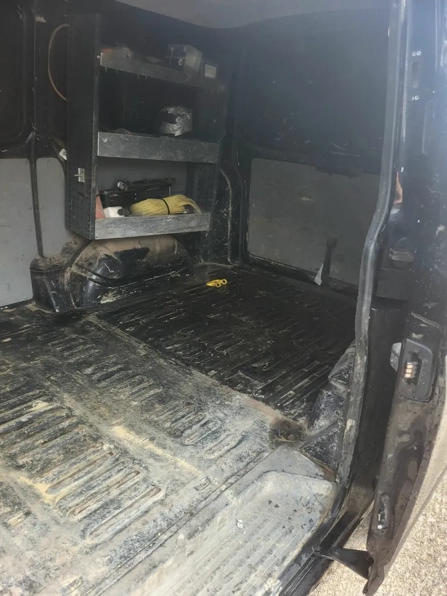 Volkswagen Transporter 2012 - PLEASE READ FULL AD. - Image 2