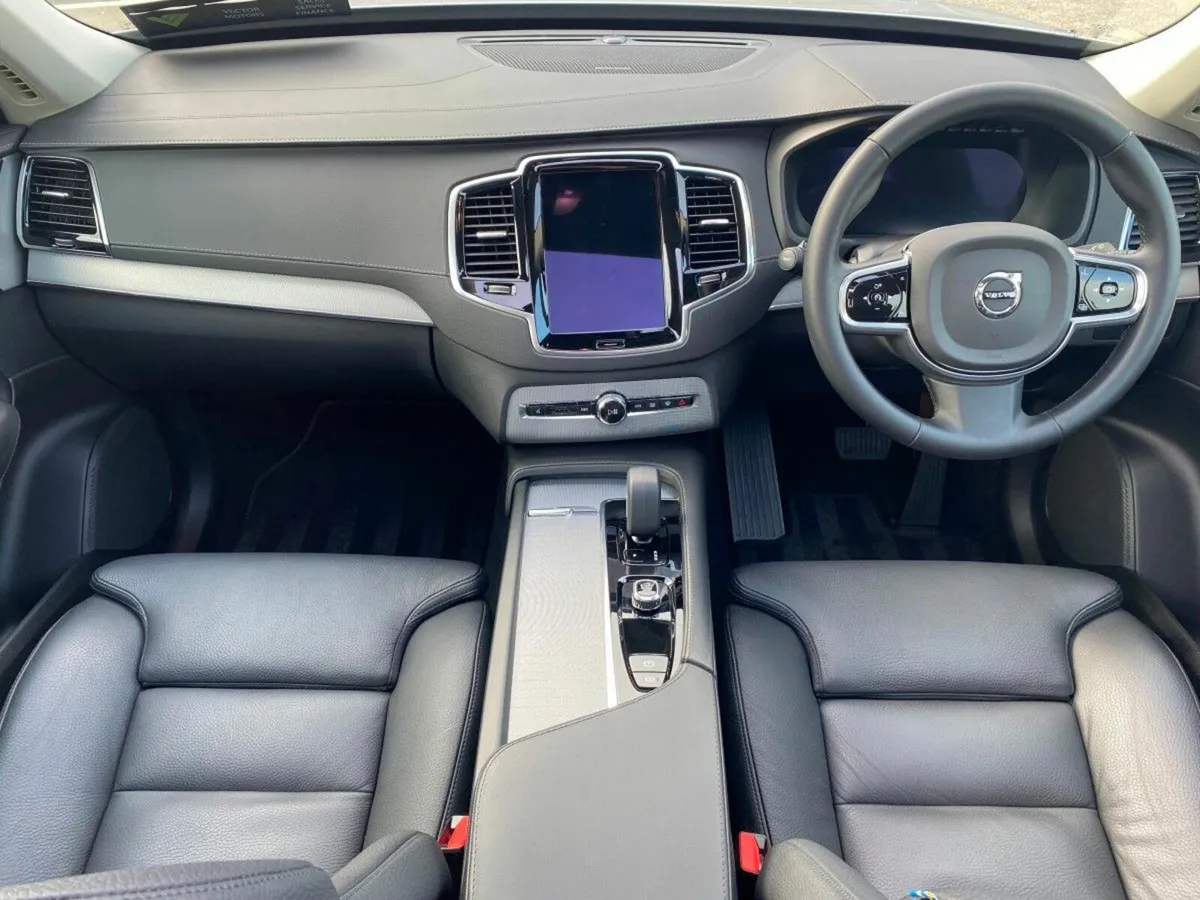 Volvo XC90 RECHARGE T8 PLUS AWD - Image 2