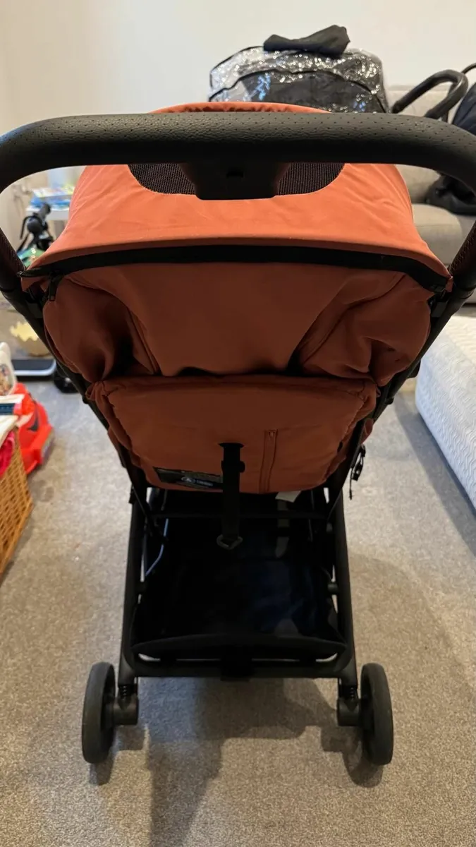 Zummi travel buggy in great condition - Image 4