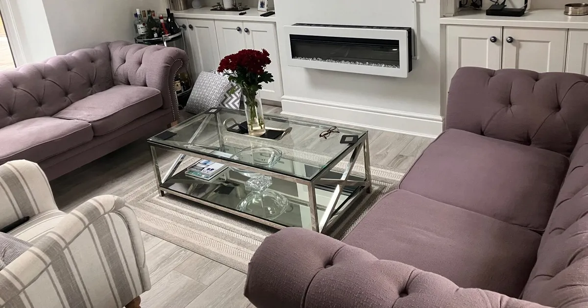 2 Matching Couches - Image 1