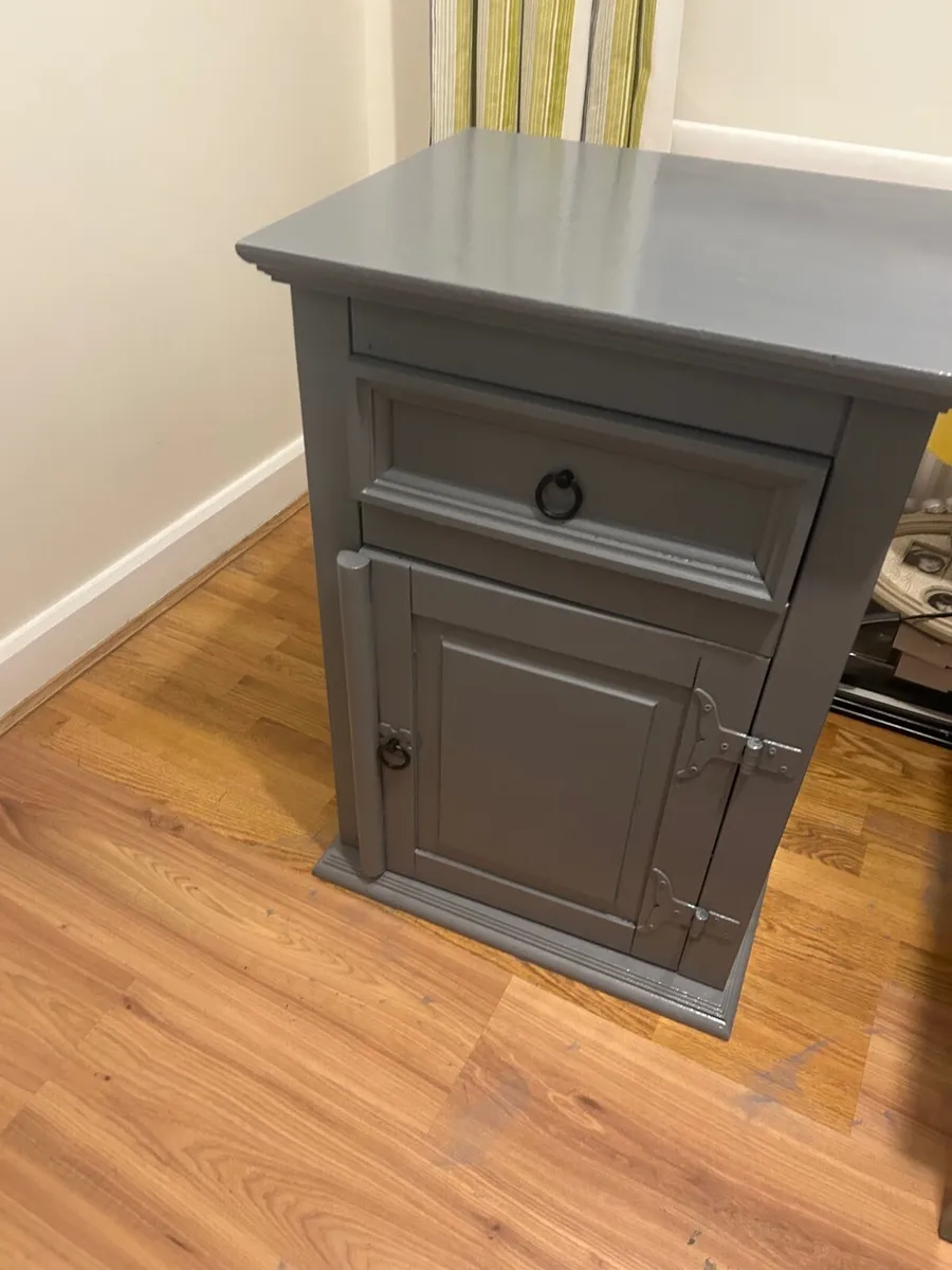 Bedroom furniture - Image 1