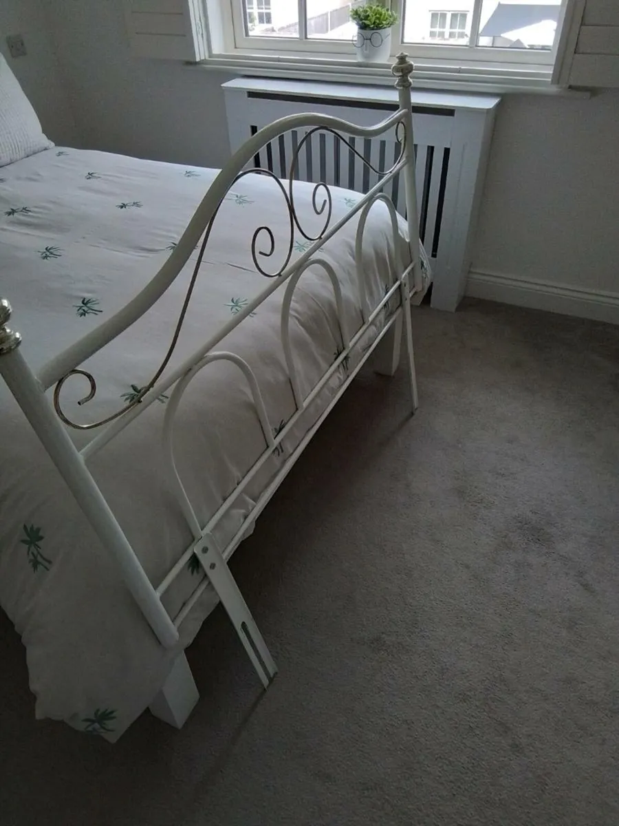 DOUBLE Metal headboard