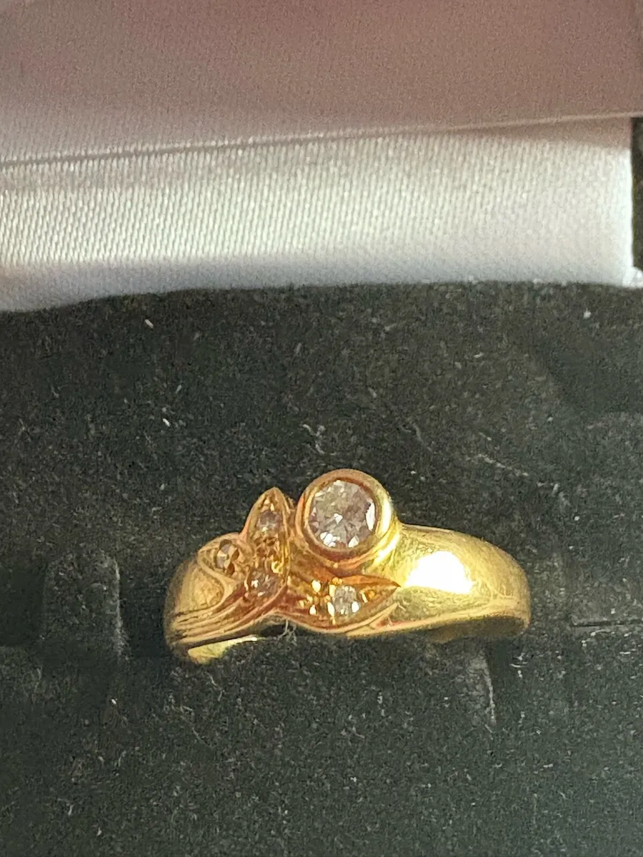 9ct gold ring with diamond stone - Image 3