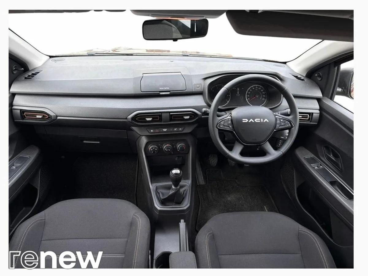 Dacia Sandero Stepway TCe 90 STEPWAY Essential - Image 2