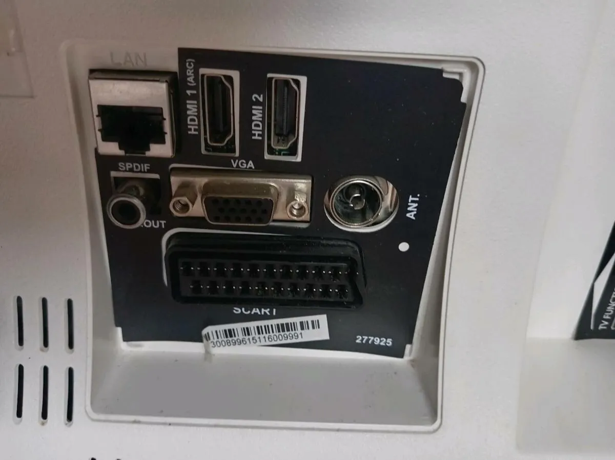 Bush television - Image 4