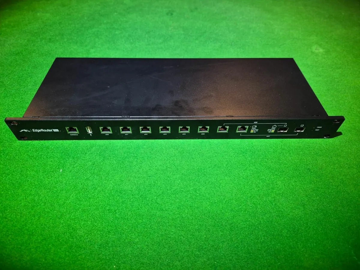 Ubiquiti Networks EdgeRouter ERPRO-8 wired router - Image 1