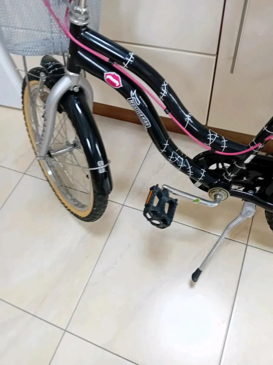 GIRLS BIKE 20 INCH WHEELS AS NEW - Image 1