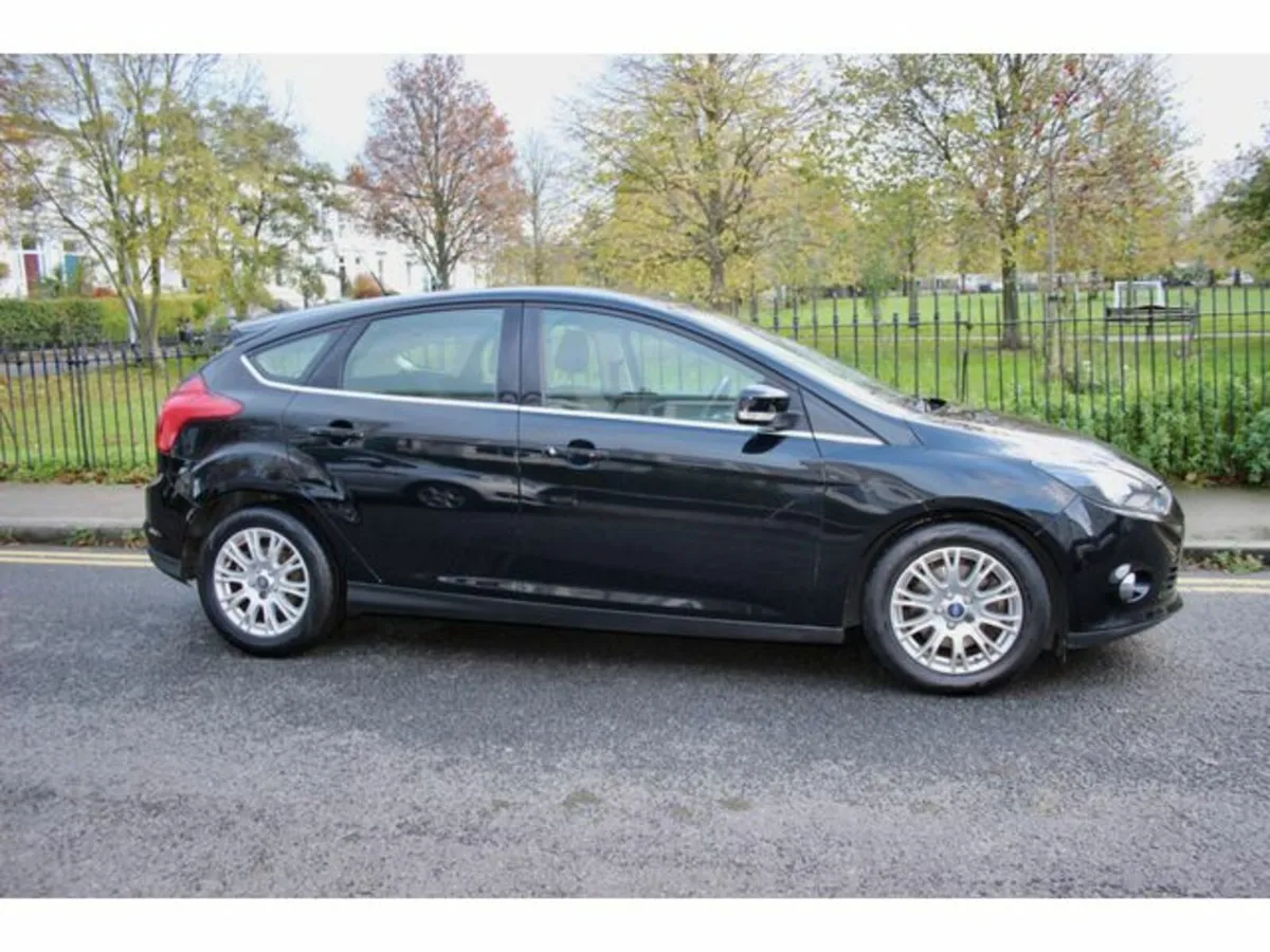 Ford Focus 2.0TD 115PS Titanium FSH, NCT, TAX 4DR - Image 3
