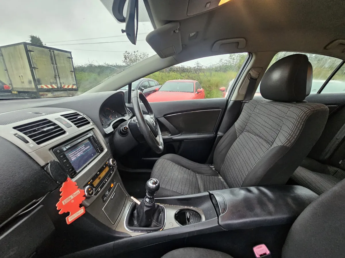 2010 Toyota avensis diesel ⛽️ €1350 no offers - Image 2