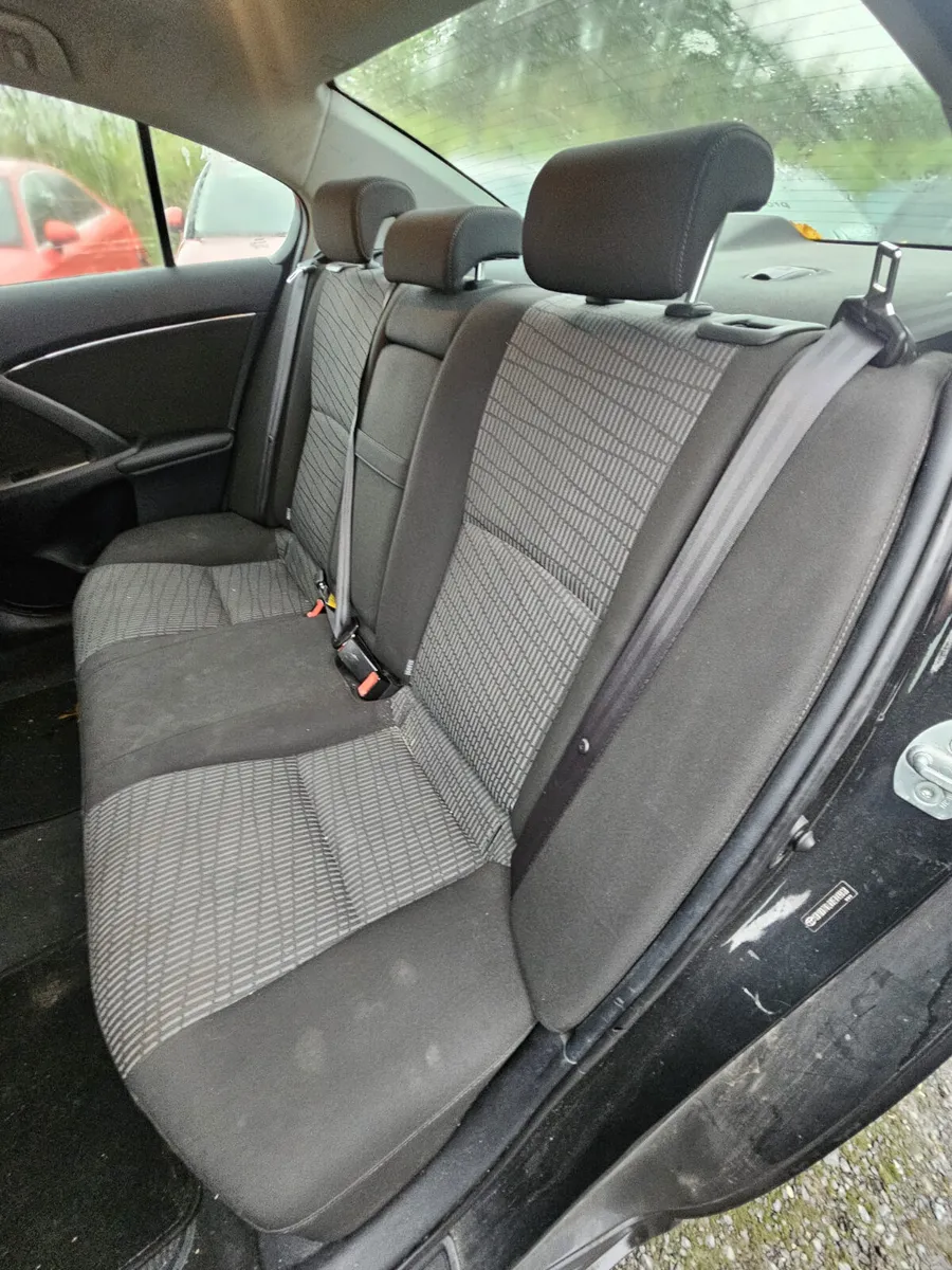 2010 Toyota avensis diesel ⛽️ €1350 no offers - Image 4