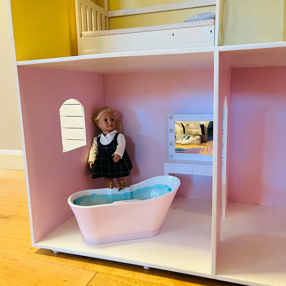 Large handmade doll house - Image 3