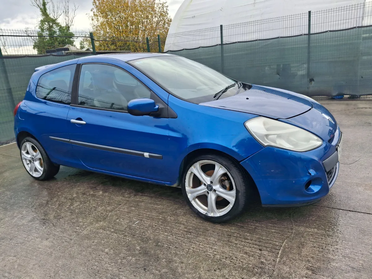 2011 Renault Clio  1.2 Petrol - Image 2
