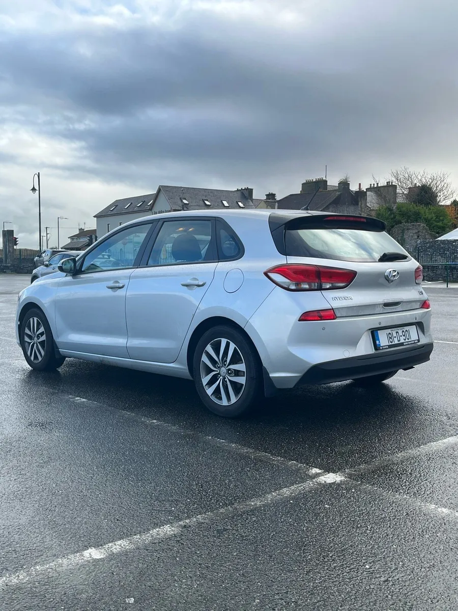 Hyundai i30 Deluxe 1.6L Diesel Automatic - Image 4