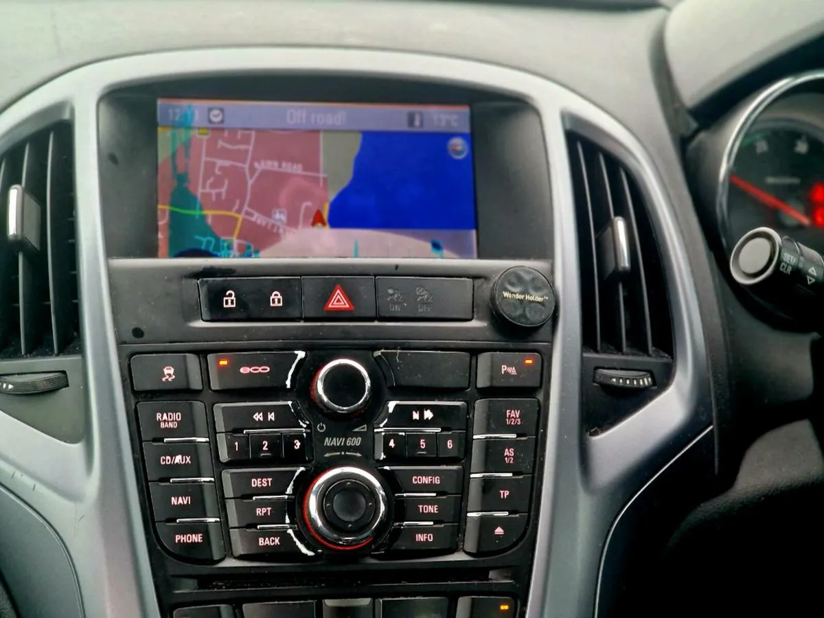 132 OPEL ASTRA SRI SAT-NAV 1.7CRDI *NEW SHAPE* - Image 3