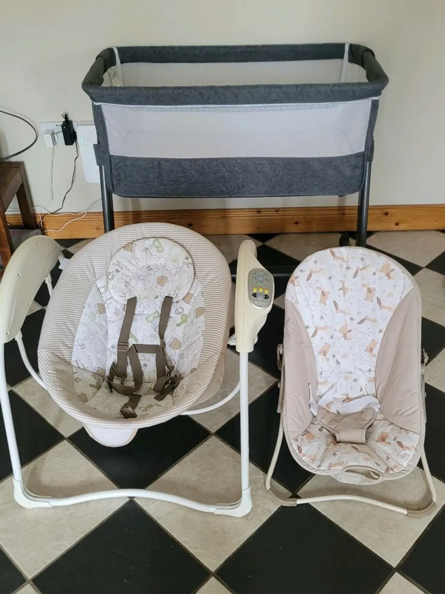 Next to me cot and bouncer - Image 1