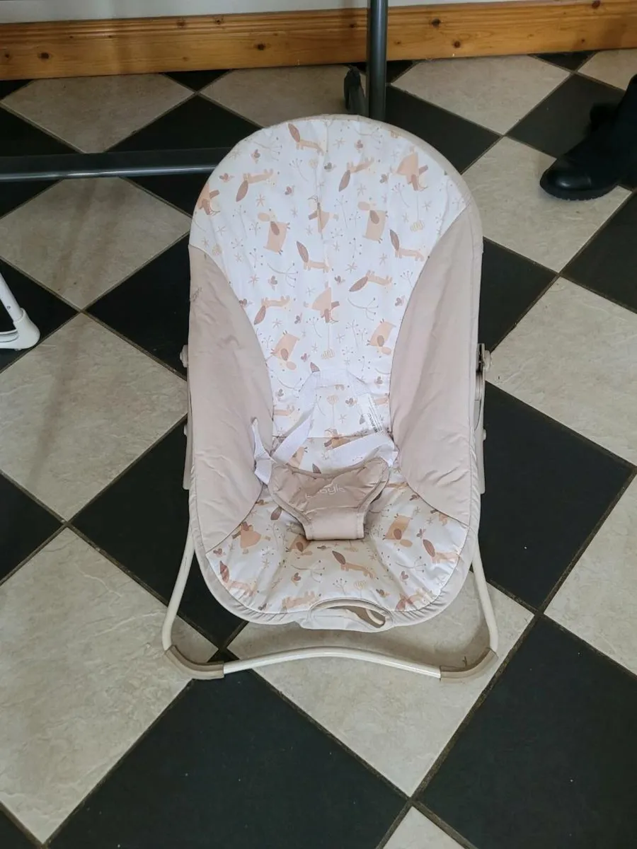 Next to me cot and bouncer - Image 3