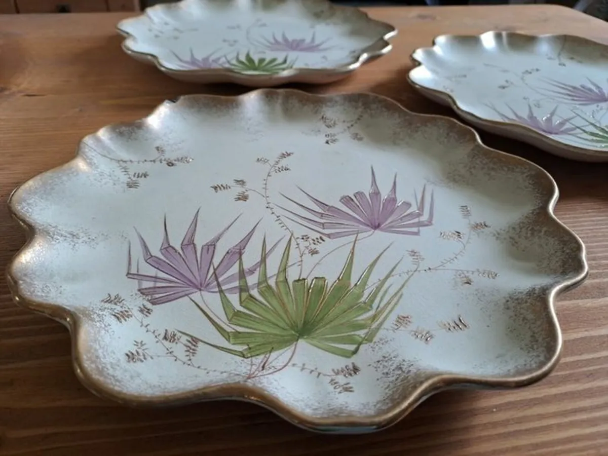 3 decorative serving plates lilac, green and gold - Image 1