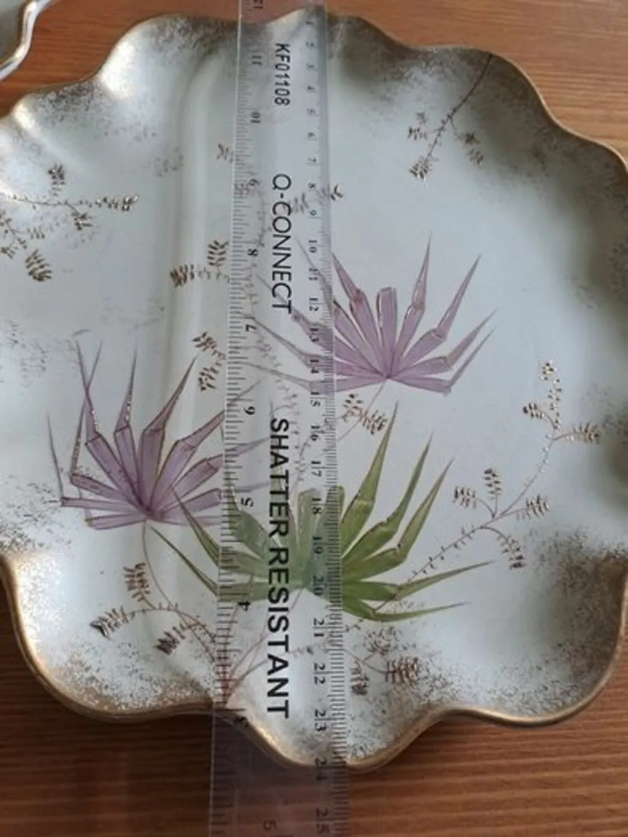 3 decorative serving plates lilac, green and gold - Image 4