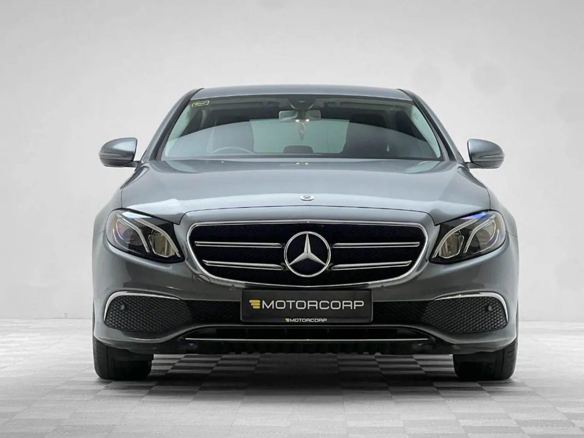 Mercedes-Benz E-Class E200D AMG LINE - Image 2