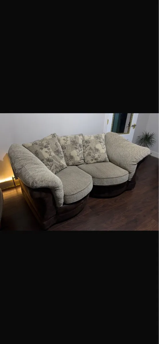 Couches - Image 2