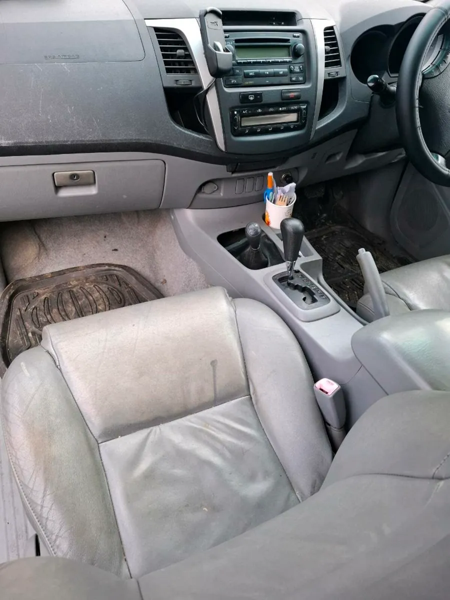 Toyota hilux 3.0 auto - Image 3