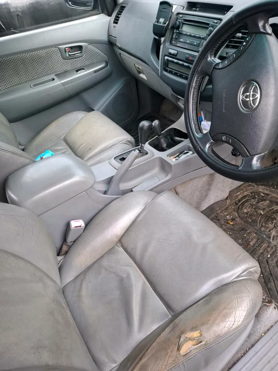 Toyota hilux 3.0 auto - Image 4