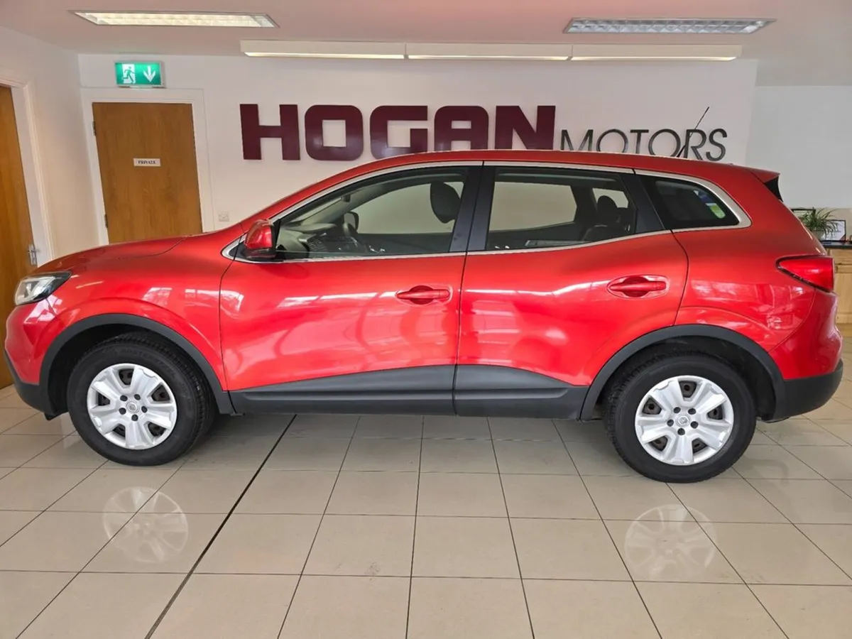 Renault Kadjar Expression+ 1.2 Petrol - Image 4