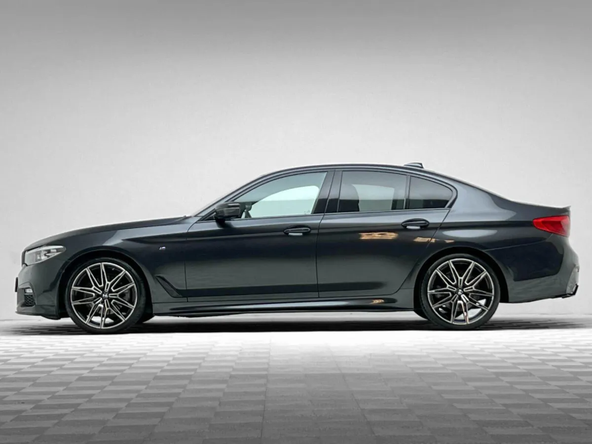 BMW 5-Series 520D M SPORT - Image 4
