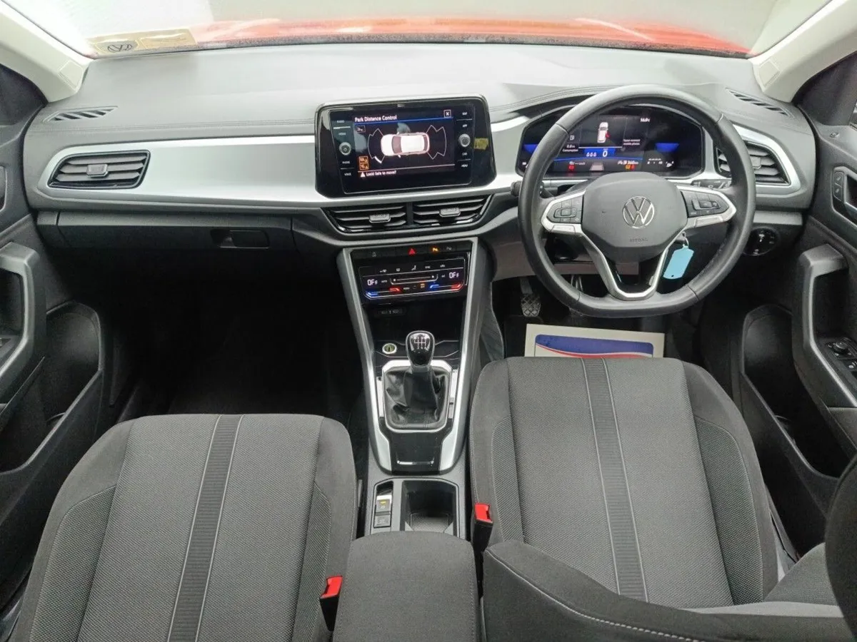 Volkswagen T-Roc 1.0 TSI 110HP Life rear Camera & - Image 4