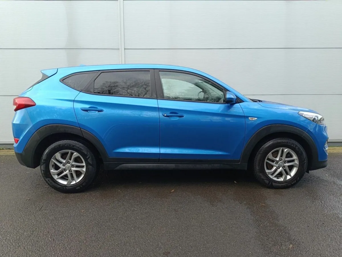 Hyundai Tucson 1.7 CRDi SE 5dr - Image 2