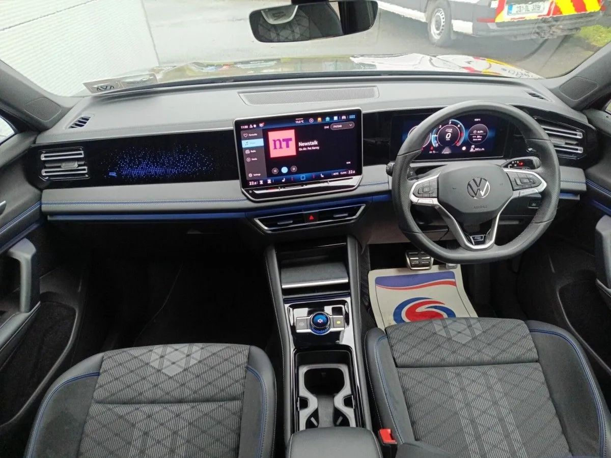Volkswagen Tiguan 2.0 TDI 150HP R-Line DSG Black E - Image 4