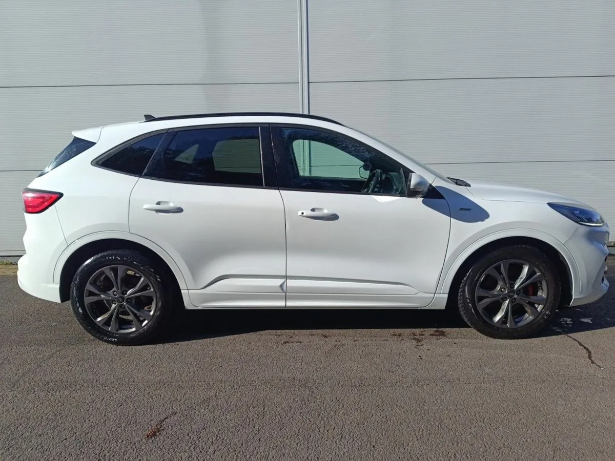 Ford Kuga 1.5TDCi ST Line Eco 120PS ST-Line Mint H - Image 2