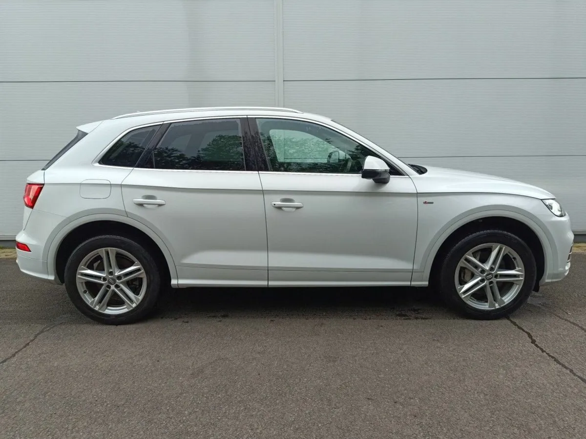 Audi Q5 50TFSI E S-Line Auto 299Bhp PHEv - Image 2