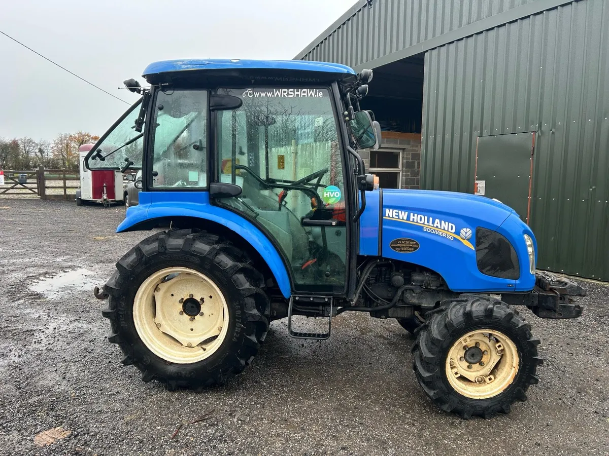 New Holland Boomer - Image 3