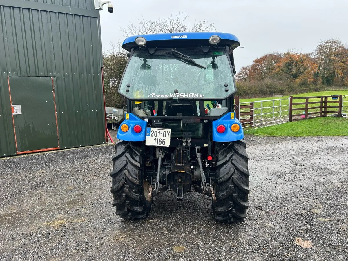 New Holland Boomer - Image 4